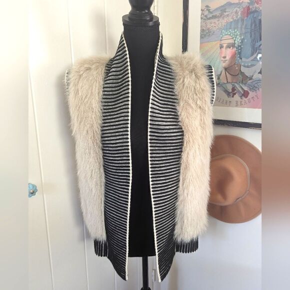 Banana Republic Faux Fur Extra Fine  Merino Wool Vest XS Cozycore Penny Lane - Picture 3 of 12